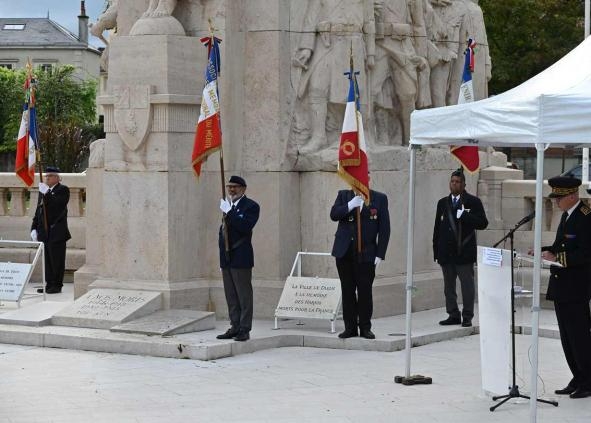 Porte-drapeaux